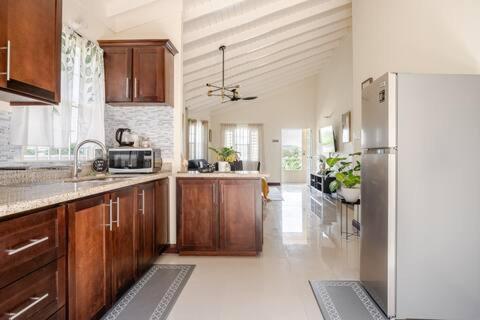 Vila Bellarose At Colbeck ,Gated With Pool, Stylishly Modern Old Harbour Exteriér fotografie