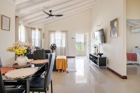 Vila Bellarose At Colbeck ,Gated With Pool, Stylishly Modern Old Harbour Exteriér fotografie