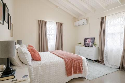 Vila Bellarose At Colbeck ,Gated With Pool, Stylishly Modern Old Harbour Exteriér fotografie