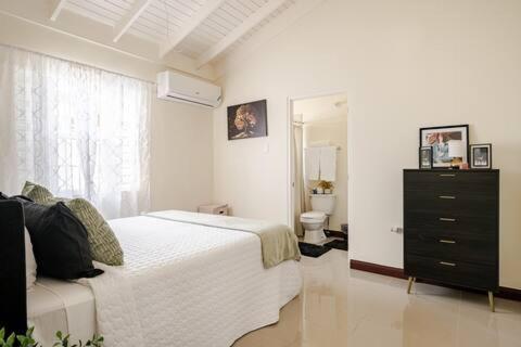 Vila Bellarose At Colbeck ,Gated With Pool, Stylishly Modern Old Harbour Exteriér fotografie