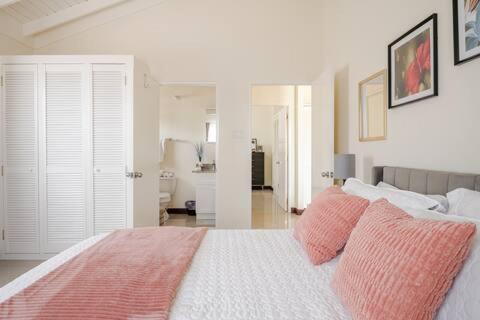 Vila Bellarose At Colbeck ,Gated With Pool, Stylishly Modern Old Harbour Exteriér fotografie