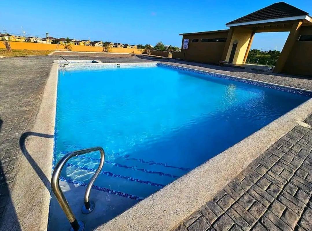 Vila Bellarose At Colbeck ,Gated With Pool, Stylishly Modern Old Harbour Exteriér fotografie